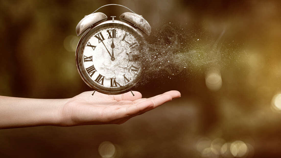 Time Travel Itu Memungkinkan Secara Ilmiah, Begini Penjelasan Caranya!