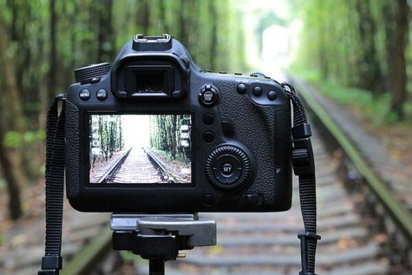 4 Fitur Kamera DSLR yang Sering Diremehkan & Jarang Digunakan