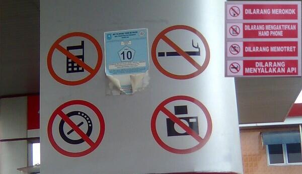 Ingat! Berada di 5 Tempat ini Haram Hukumnya Mengeluarkan Smartphone