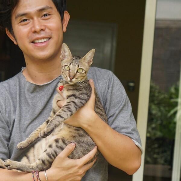 Makin Dewasa & Menawan, 12 Potret Cakra Khan yang Bikin Deg-degan!