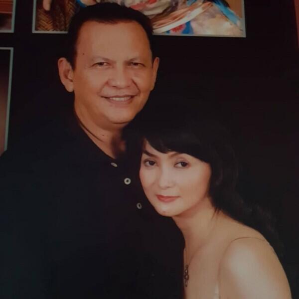 Awet Romantis, Ini 10 Potret Transformasi Roy Marten dan Anna Maria