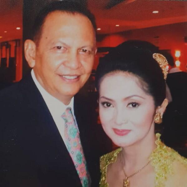 Awet Romantis, Ini 10 Potret Transformasi Roy Marten dan Anna Maria