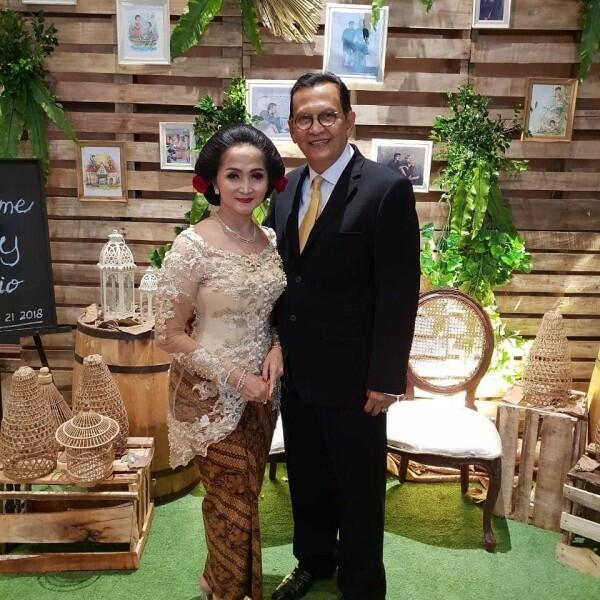 Awet Romantis, Ini 10 Potret Transformasi Roy Marten dan Anna Maria
