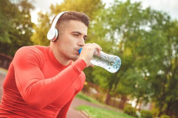 Bro, 6 Tips Ini Bisa Bikin Wajahmu Cerah Tanpa Bantuan Skincare