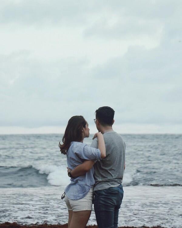 Move On, 10 Potret Romantis Pamela Bowie dan Pacar Barunya