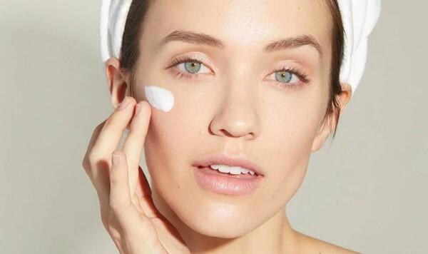 Skincare 101: Cara Kombinasikan Retinol, Vitamin C & Hyaluronic Acid