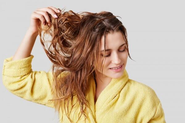 5 Masalah Rambut Cewek Berhijab dan Cara Mengatasinya, Coba Deh!