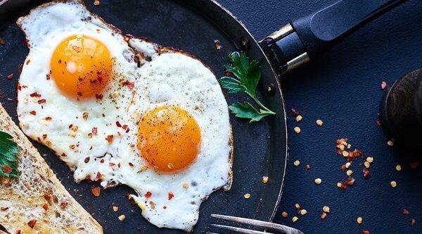 Anti Gosong & Keras, Ini 5 Pantangan Saat Memasak Telur Goreng