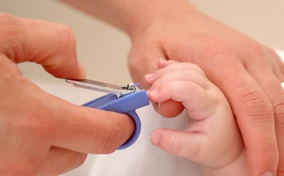 Tips Potong Kuku Bayi