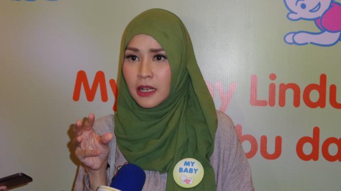 Yang Bikin Hanung Bramantyo Sebal Lihat Kelakuan Zaskia Adya Mecca