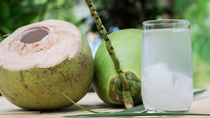 Jangan Minum Air Kelapa Muda Saat Mengalami 5 Kondisi Ini