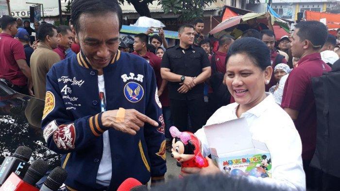 Jaket Biru Dongker dengan Full Bordir Milik Jokowi Banyak Diincar Warga