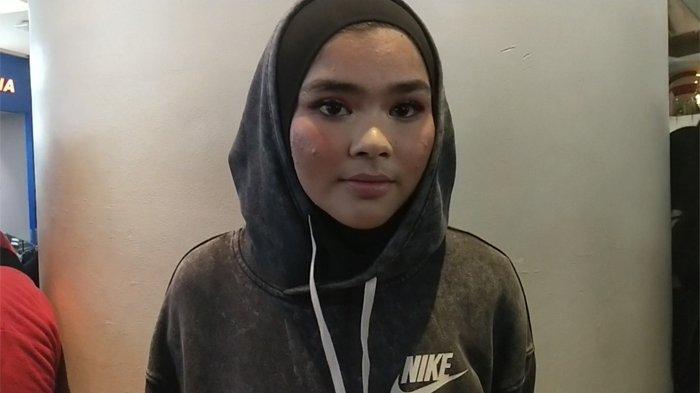 Koleksi Banyak Sepatu Sneakers, Sivia Azizah Jadikan Kamar Layaknya Toko Sepatu