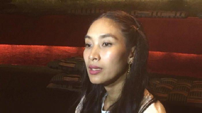Happy Salma Kirim ASI dari Jakarta ke Bali Demi Sang Anak