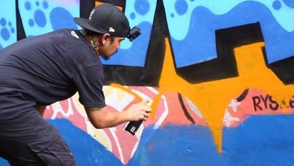10 Potret Wendi Cagur Menekuni Hobi Grafiti, Bukti Seniman Sejati!