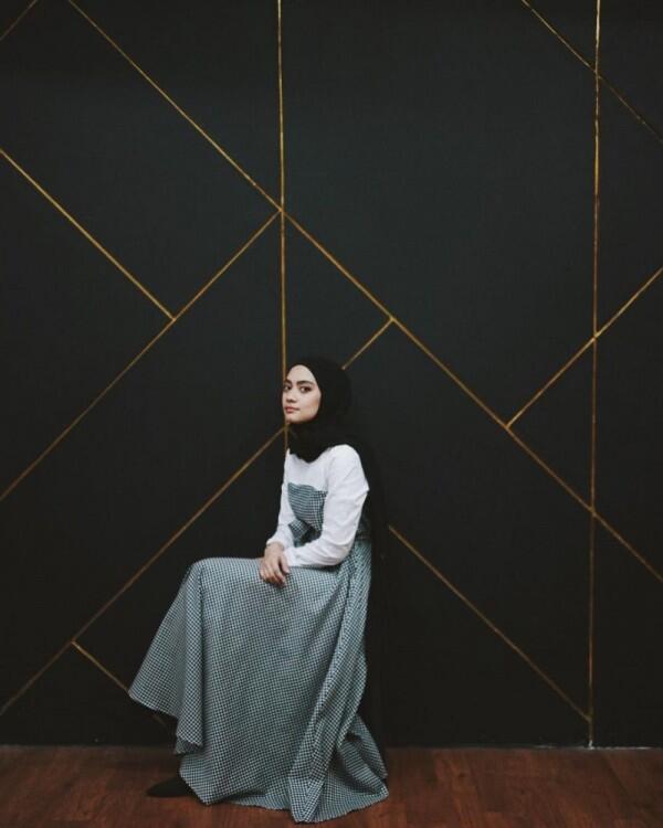 10 Gaya Hijab Ayudia Bing Slamet, Simple Tapi Tetap Fashionable