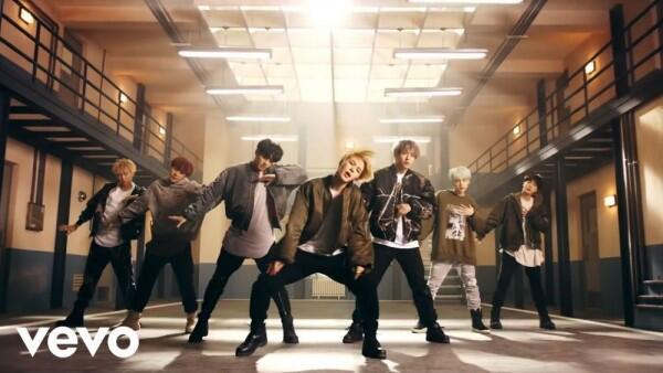 Sulit Dipungkiri, 7 Hal Ini Malah Bikin Haters Jatuh Cinta Sama KPop
