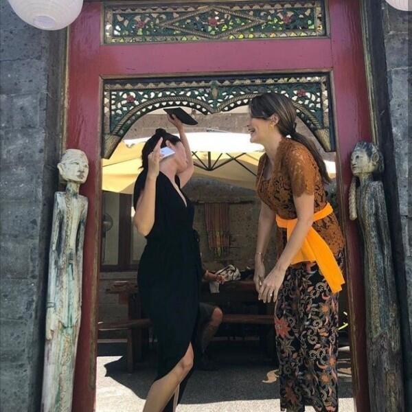 10 Potret Menawan Tamara Bleszynski dalam Balutan Kebaya