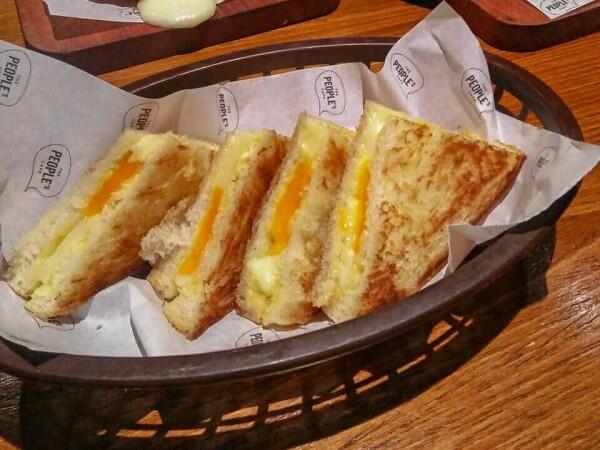 Dijamin Enak, Ini 6 Menu yang Wajib Kamu Cobain di The People's Cafe!