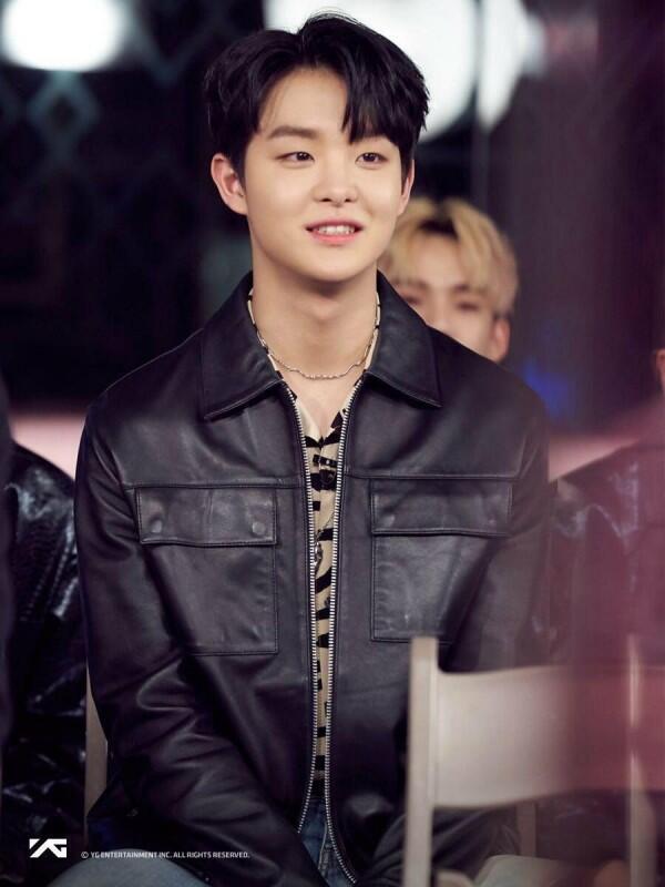 10 Potret Visual Jihoon TREASURE 13 yang Genap 20 Tahun