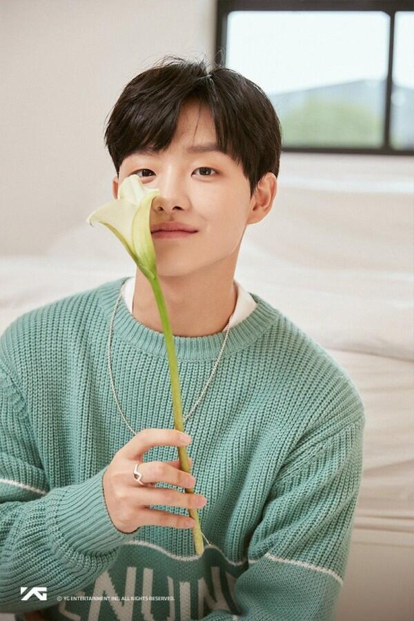 10 Potret Visual Jihoon TREASURE 13 yang Genap 20 Tahun