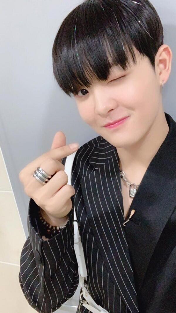 10 Potret Visual Jihoon TREASURE 13 yang Genap 20 Tahun