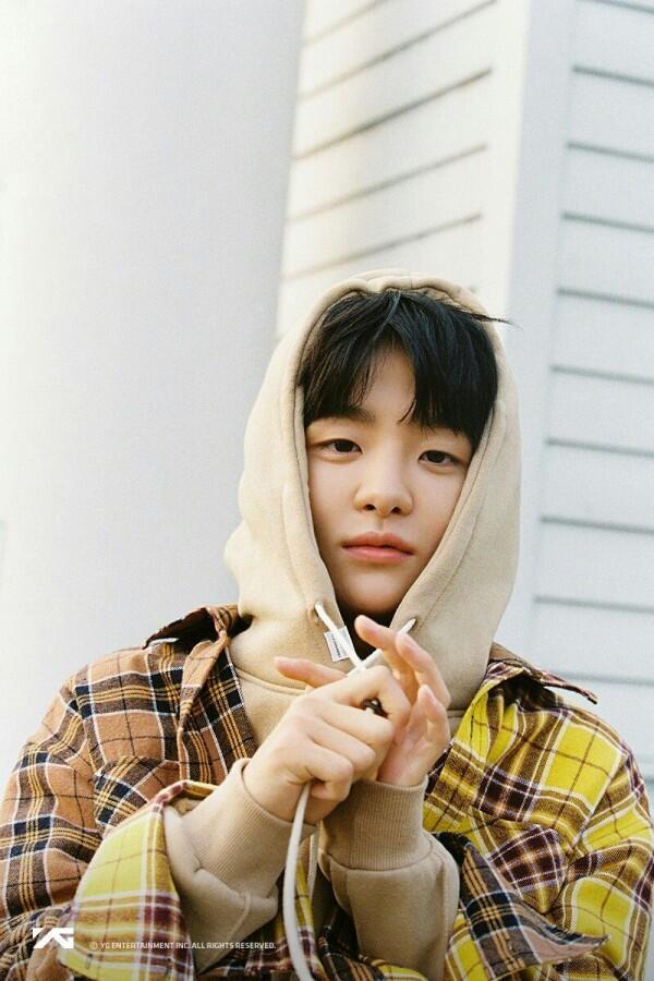 10 Potret Visual Jihoon TREASURE 13 yang Genap 20 Tahun