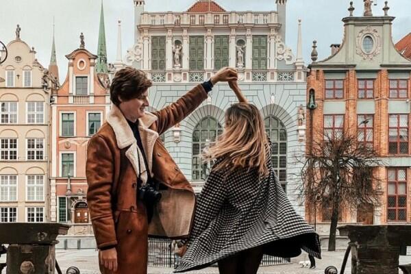 15 Ide Potret Romantis buat Honeymoon ala Pasangan Travel Blogger