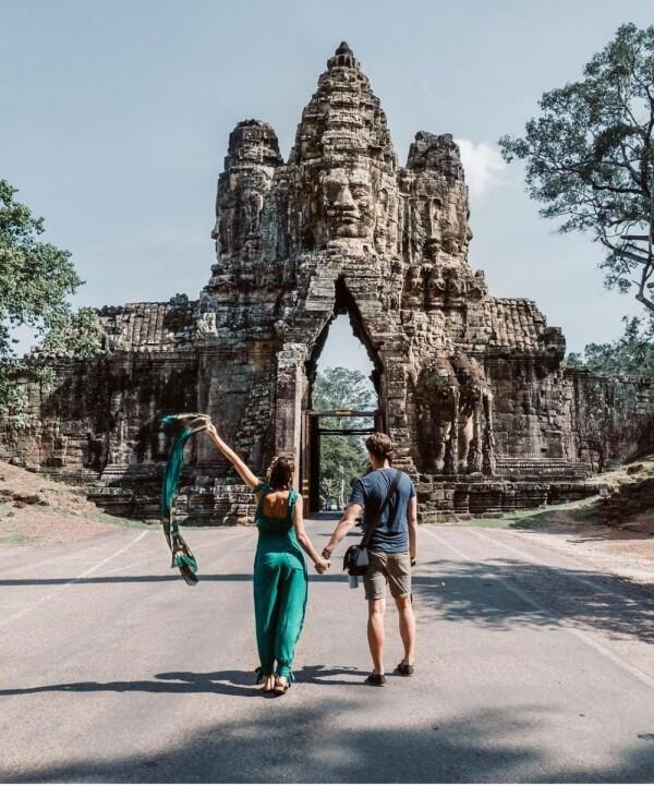 15 Ide Potret Romantis buat Honeymoon ala Pasangan Travel Blogger