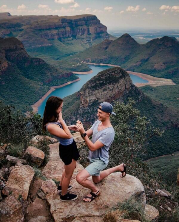 15 Ide Potret Romantis buat Honeymoon ala Pasangan Travel Blogger