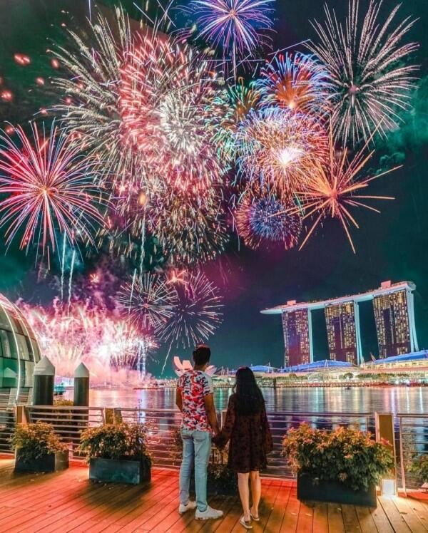15 Ide Potret Romantis buat Honeymoon ala Pasangan Travel Blogger