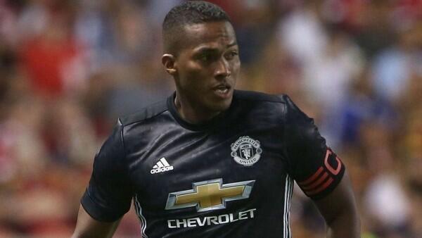 Bakal Tinggalkan Manchester United, Antonio Valencia Diincar Arsenal