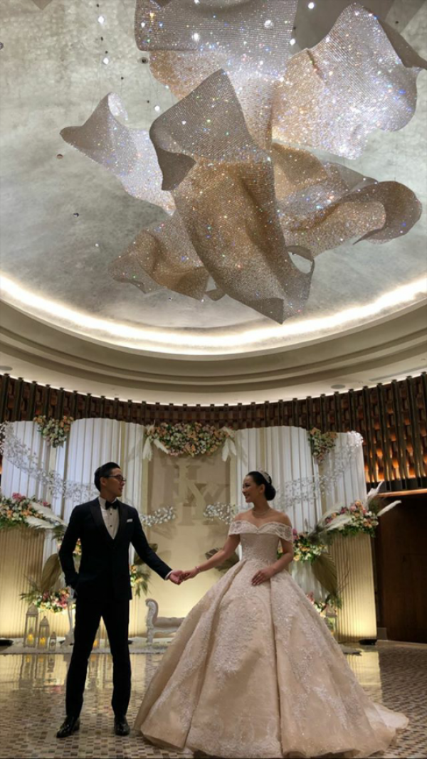 Berkonsep Elegant Classic, Intip Dekorasi Mewah Pesta Resepsi Yuanita