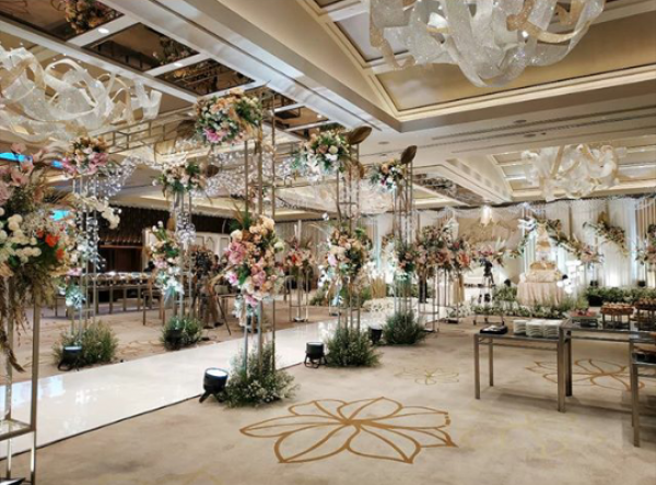 Berkonsep Elegant Classic, Intip Dekorasi Mewah Pesta Resepsi Yuanita