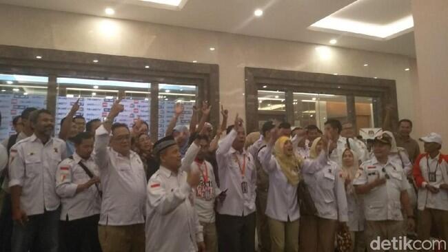 Pendukung Jokowi-Ma'ruf Selawatan, Pendukung Prabowo-Sandi Yel-yel