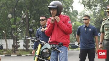 Galang Dana, Jokowi akan Lelang Motor dan Gitar di Surabaya