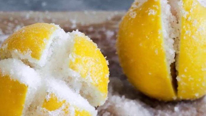 Khasiat Potong Lemon Jadi Empat Bagian dan Isi dengan Garam, Lalu Letakan di Dapur
