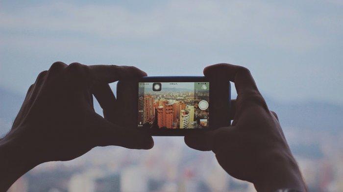 4 Rahasia Foto Perjalanan Keren dengan Smartphone, Gunakan Casing Khusus