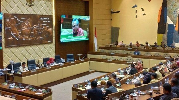 Rapat DPR dengan KPU, Bawaslu, dan Kemendagri Ditunda