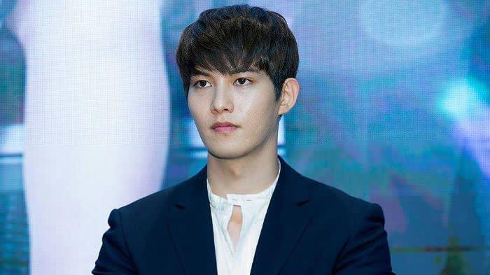 Penggemar Ramai-ramai Tandatangani Petisi Keluarkan Lee Jong Hyun dari CNBLUE