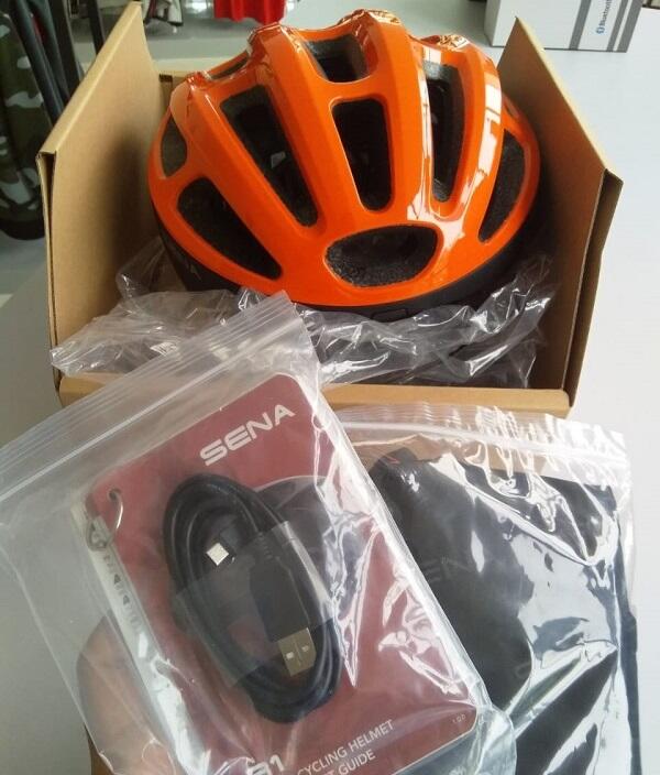 Helm Sepeda untuk Ngobrol - Dengar Musik...