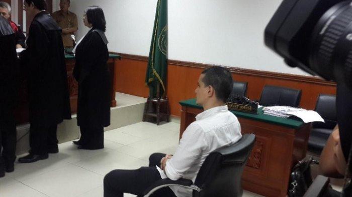 Keberatan Dengan Dakwaan JPU, Steve Emmanuel Ajukan Eksepsi