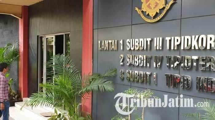 12 Saksi Jual Beli Jabatan Kanwil Kemenag Jatim Diperiksa Penyidik KPK di Polda Jatim