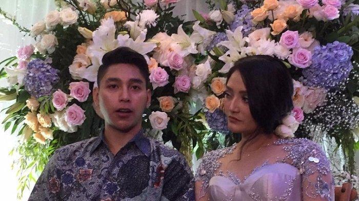 Siti Badriah Tersanjung Kekasih Melamarnya Pakai Cincin Warisan