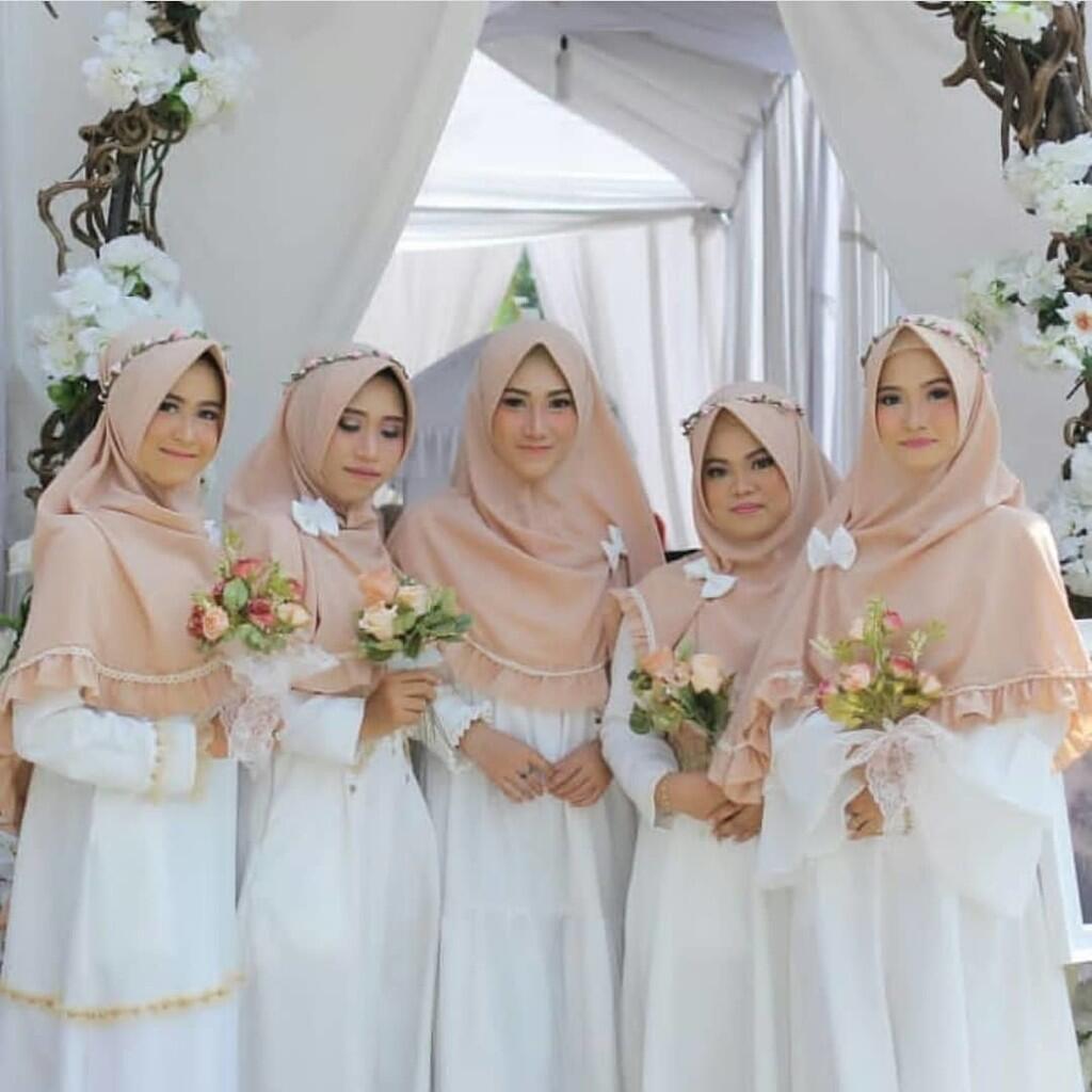 7 Ide Seragam Bridesmaid yang Bisa Kamu Contek, Mulai dari Kebaya Sampai Dress!