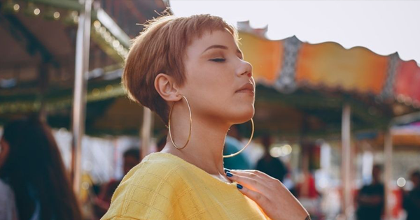 Rambut Pendek Pada Wanita Tidak Selalu Tomboy Kok!
