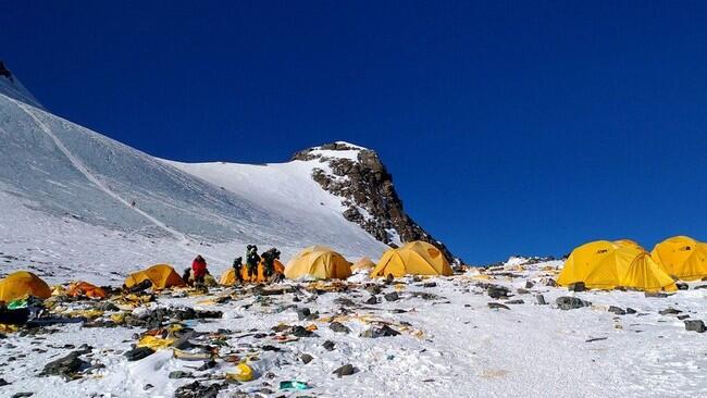 Seram, Es Mencair Di Everest, Mayat - Mayat Yang Terkubur Mulai Bermunculan