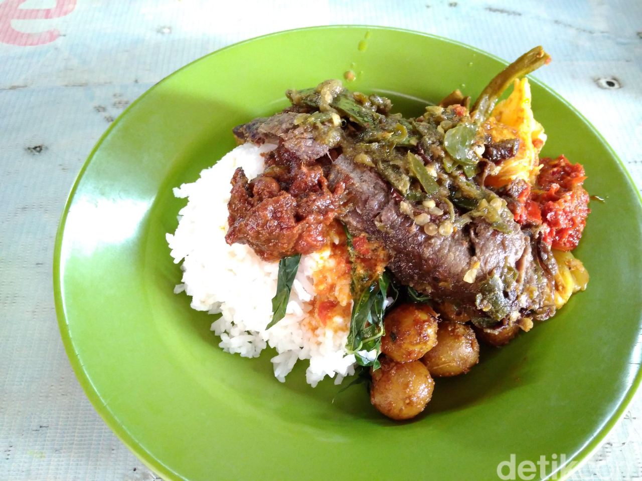 Selain Dibalik Kelezatannya, Ini 5 Fakta Tentang Rumah Makan Padang

