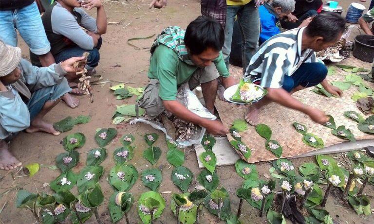 FOTO: Ritual Agama Alukta Masih Dipraktekkan di Pinrang