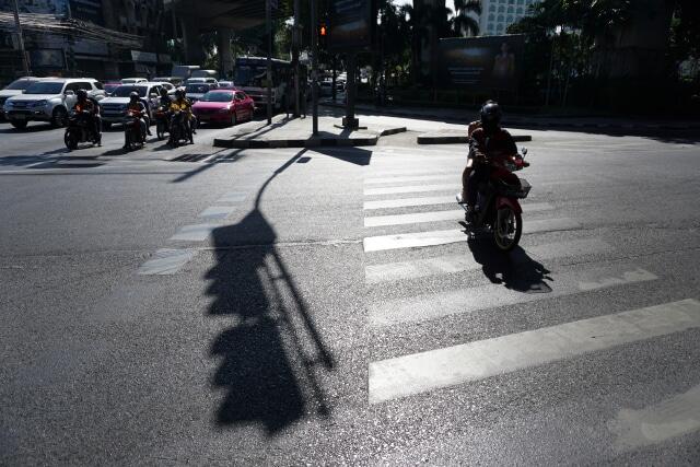 Warga Jakarta, Mau Sampai Kapan Terobos Lampu Merah?